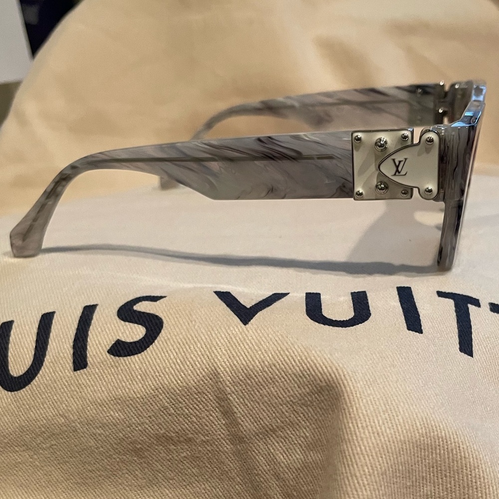 Luis Vuitton “Charleston” Mens Mirrored Sunglasses - Picture 5 of 14